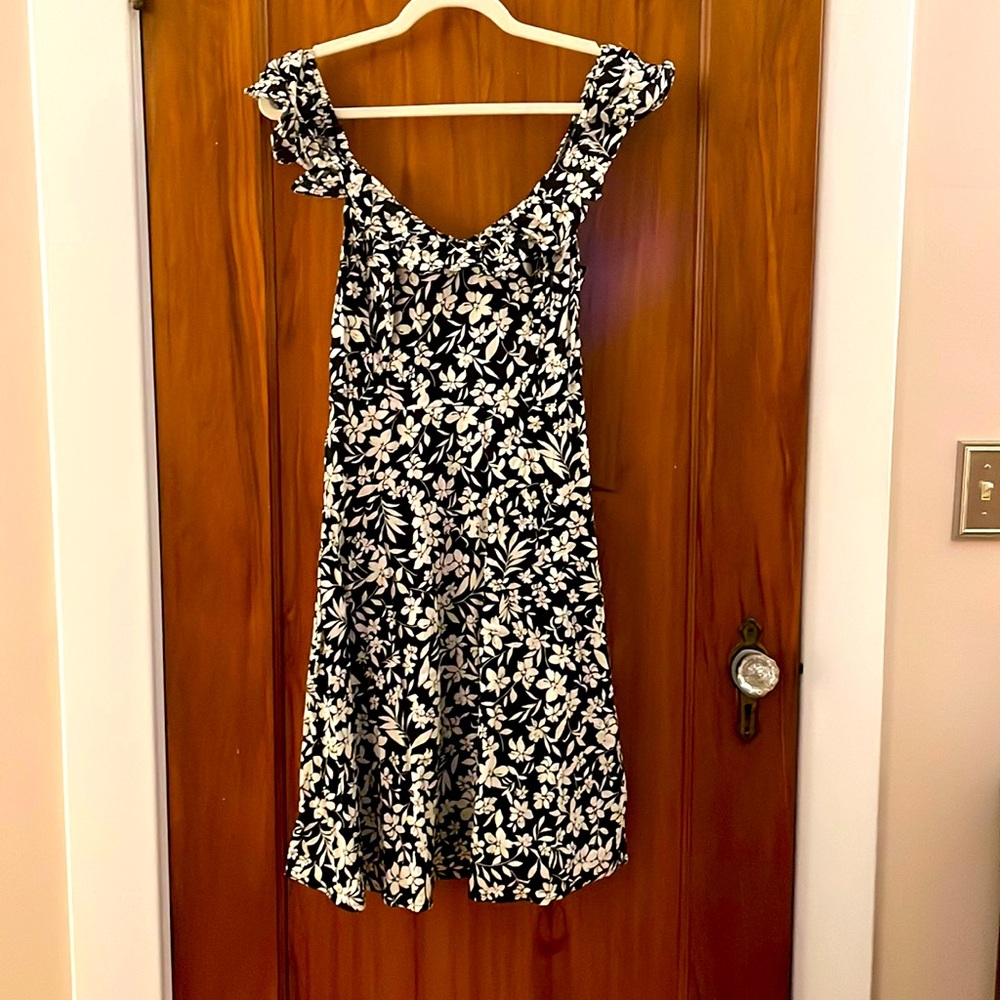 NWOT sz S Old Navy Black and White Floral Dress